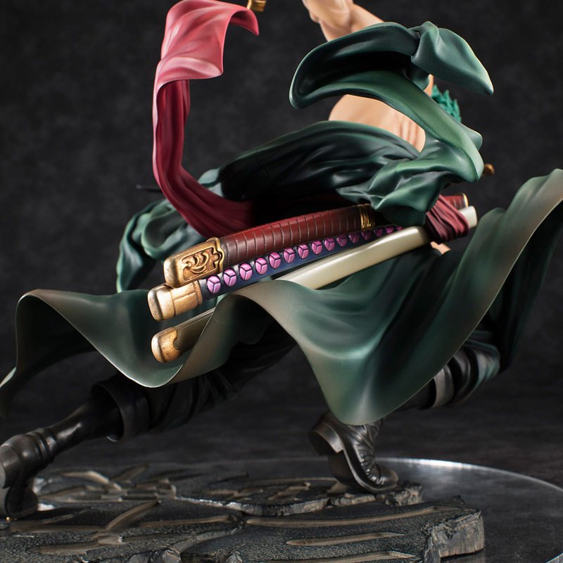 Zoro Figure (4)